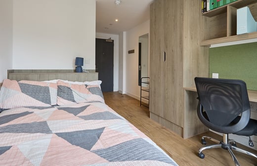 Silver En Suite